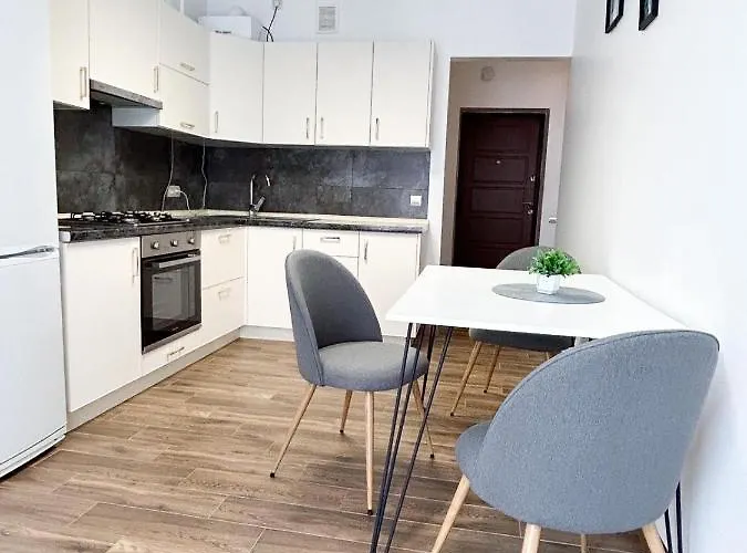 Apartment шевченка 60, семицвіт