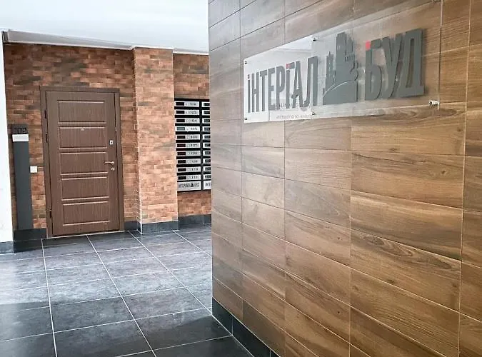 шевченка 60, семицвіт Apartment *